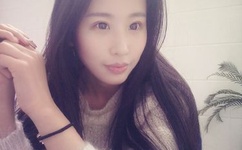 打扑克发出哼哼哼的声音